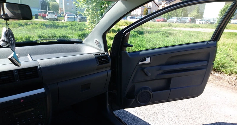 Volkswagen Fox cena 8500 przebieg: 138000, rok produkcji 2010 z Gdynia małe 67